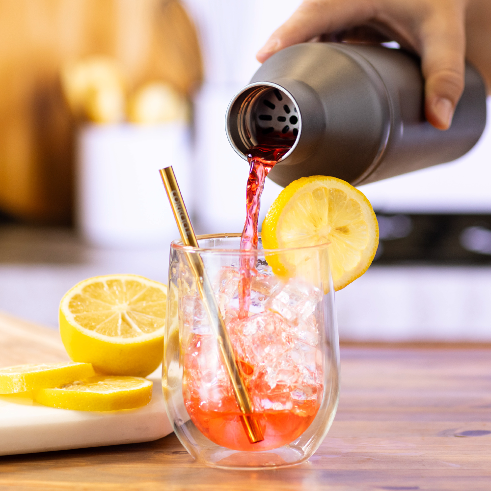 cocktail-shaker-lid-p9 Cocktail_Shaker_lifestyle_1_0f873eef-26b9-477a-b301-4dde25c00201.png